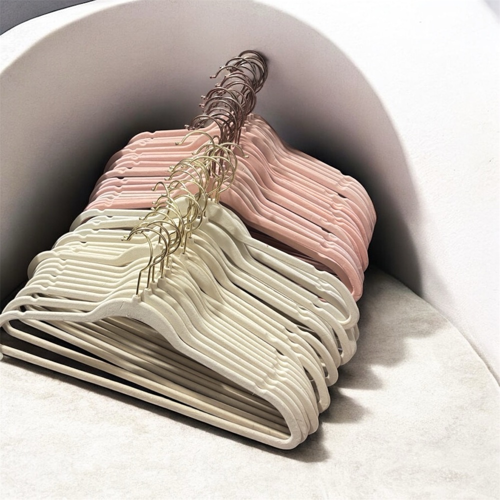 Velvet Hangers 48pc
